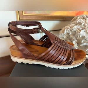 Eileen Fisher Karma Sandal size 8.5 $49